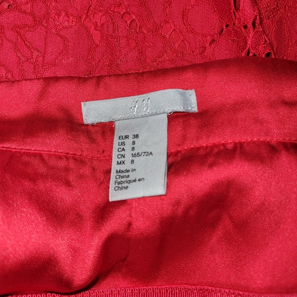 WOMEN'S H&M RED LACE PENCIL SKIRT - Picture 4 of 5